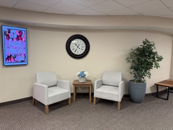 Just outside our Simon Rainbow Room, a comfortable meet-up lounge for gathering.